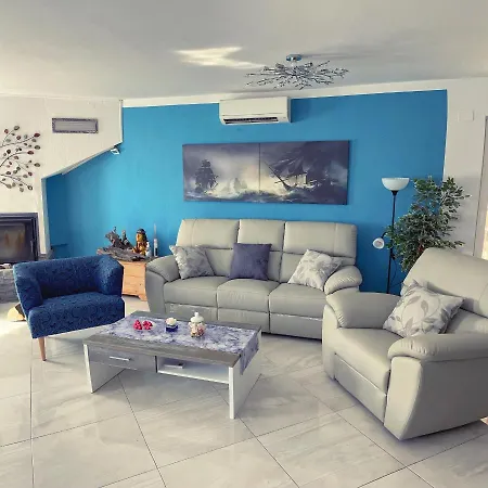 빌라 Volcera 바카