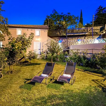 Villa Volcera *