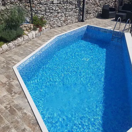 Villa Volcera *